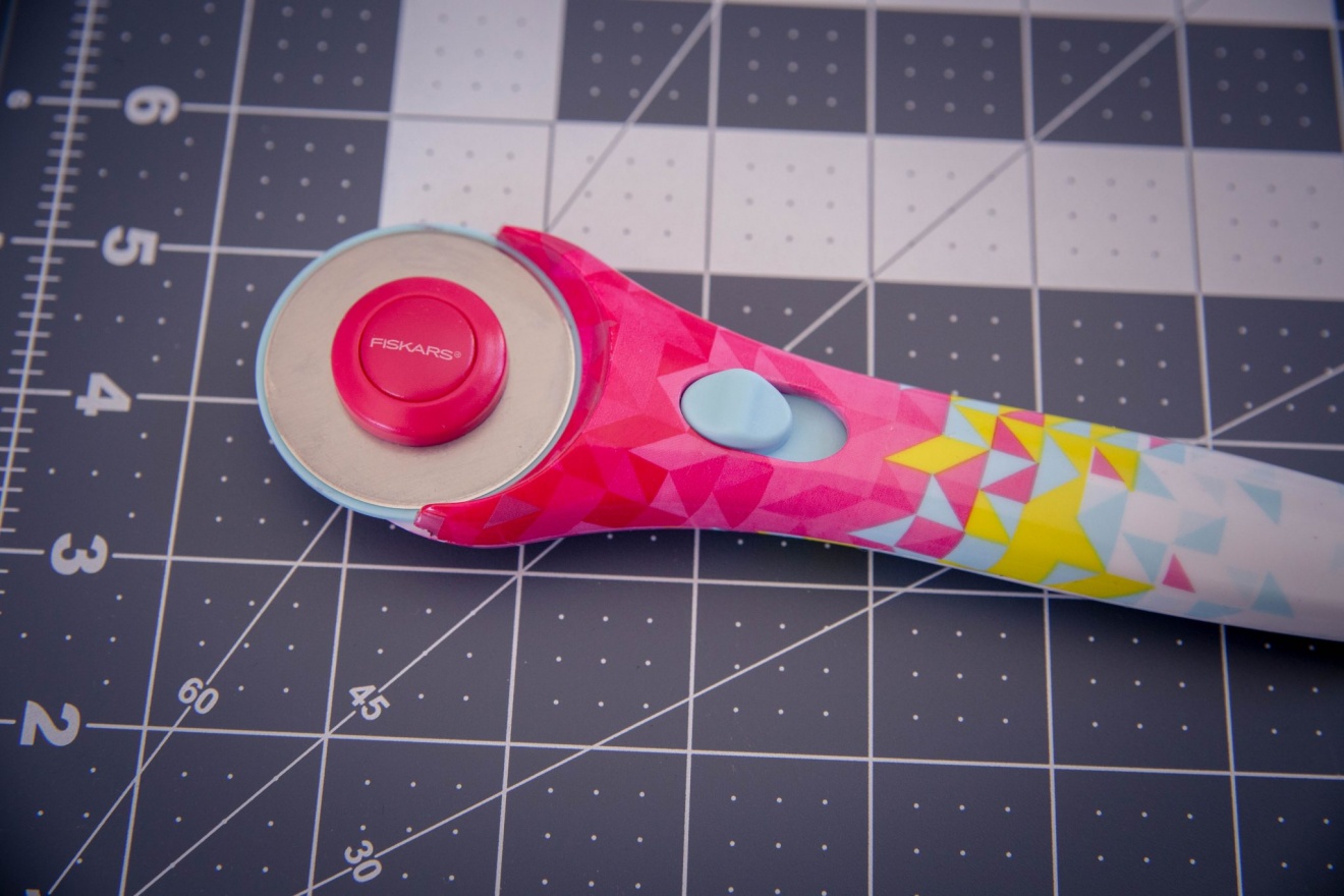 Utiliser un cutter rotatif pour ses projets couture Les tutos couture